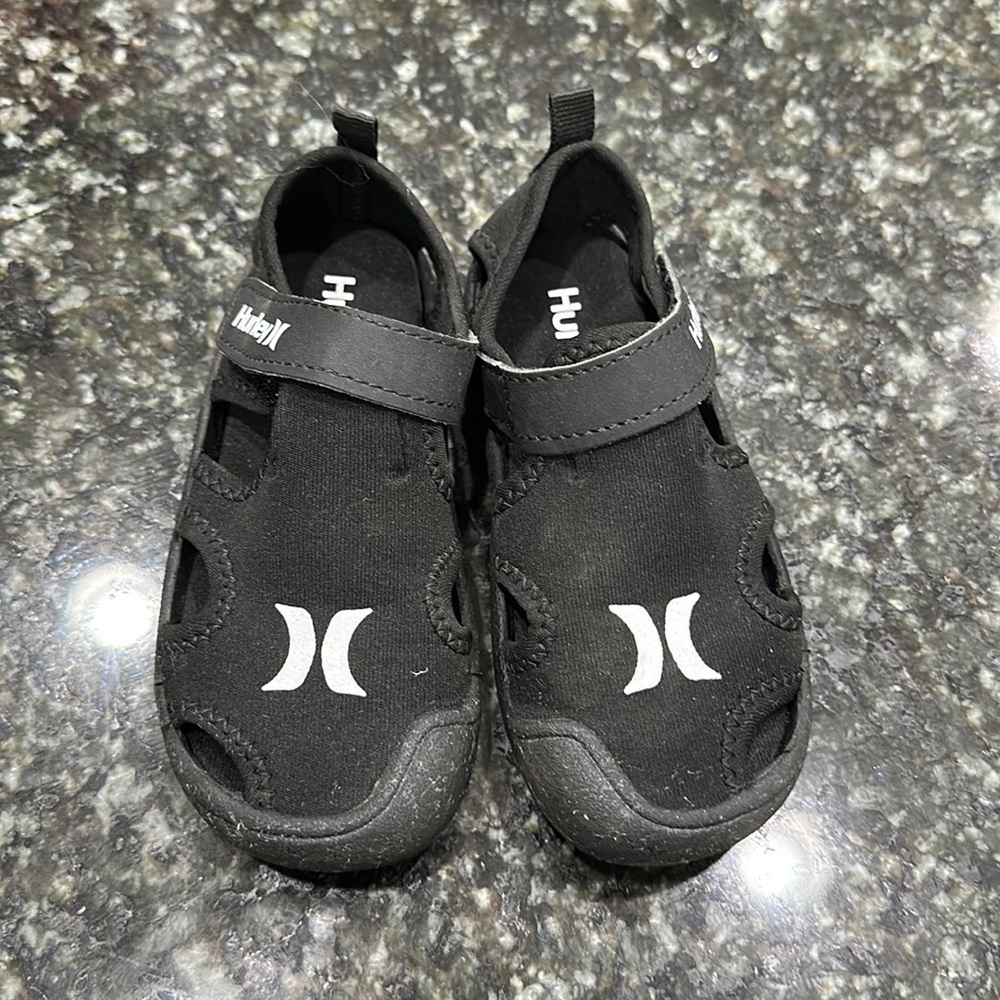 Hurley water shoes size 8 toddler